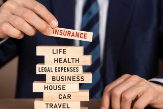 در دنیای امروز، نگهداری از خودرو فراتر از بنزین و تعویض روغن است؛ این کار به یک مهارت مدیریت هزینه تبدیل شده است. با صعودی شدن قیمت قطعات یدکی و اجرت تعمیرات، هزینه‌های ناشی از یک تصادف ساده می‌تواند توازن مالی خانواده را به‌هم بزند.