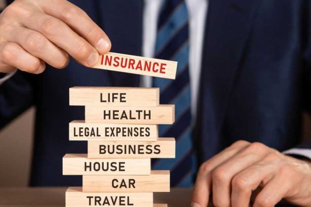 در دنیای امروز، نگهداری از خودرو فراتر از بنزین و تعویض روغن است؛ این کار به یک مهارت مدیریت هزینه تبدیل شده است. با صعودی شدن قیمت قطعات یدکی و اجرت تعمیرات، هزینه‌های ناشی از یک تصادف ساده می‌تواند توازن مالی خانواده را به‌هم بزند.